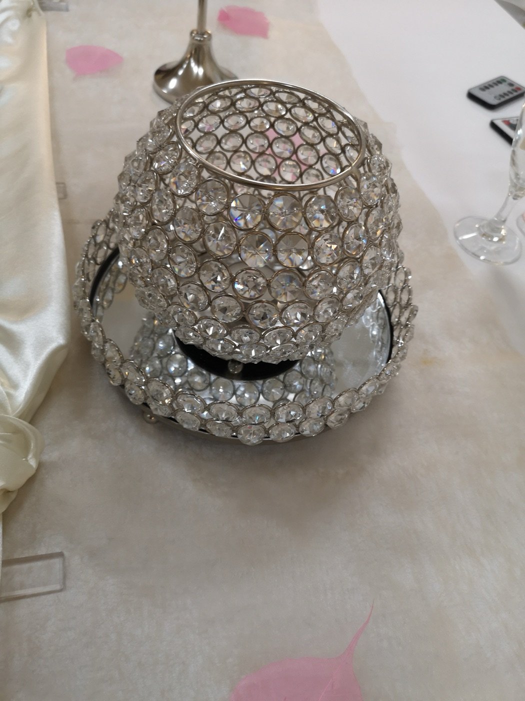 Kristall-Windlicht mit Strass auf der Hochzeitstafel